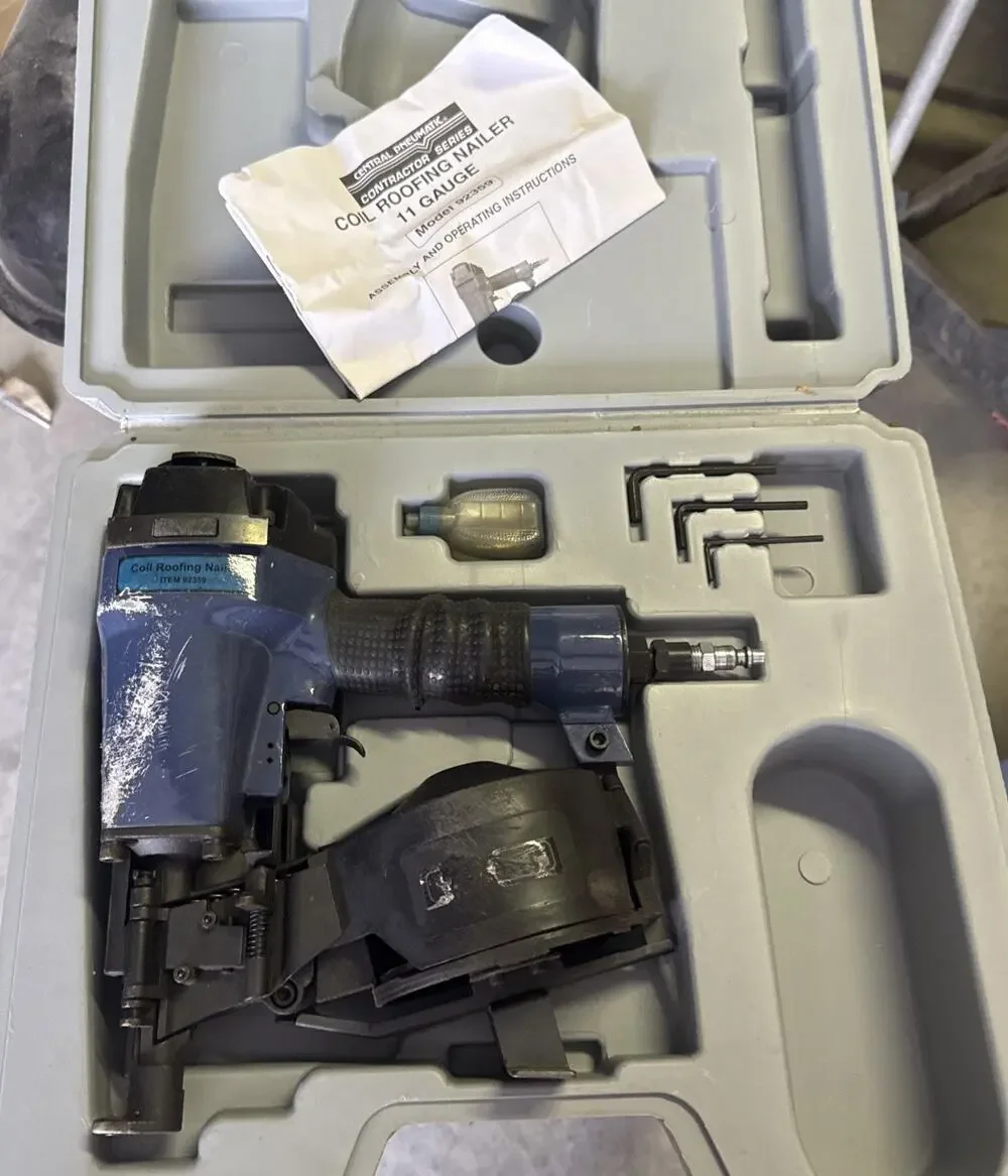 Central Pneumatic 92359 Contractor Series 15° Coil Roofing Air Nailer Gun W Case